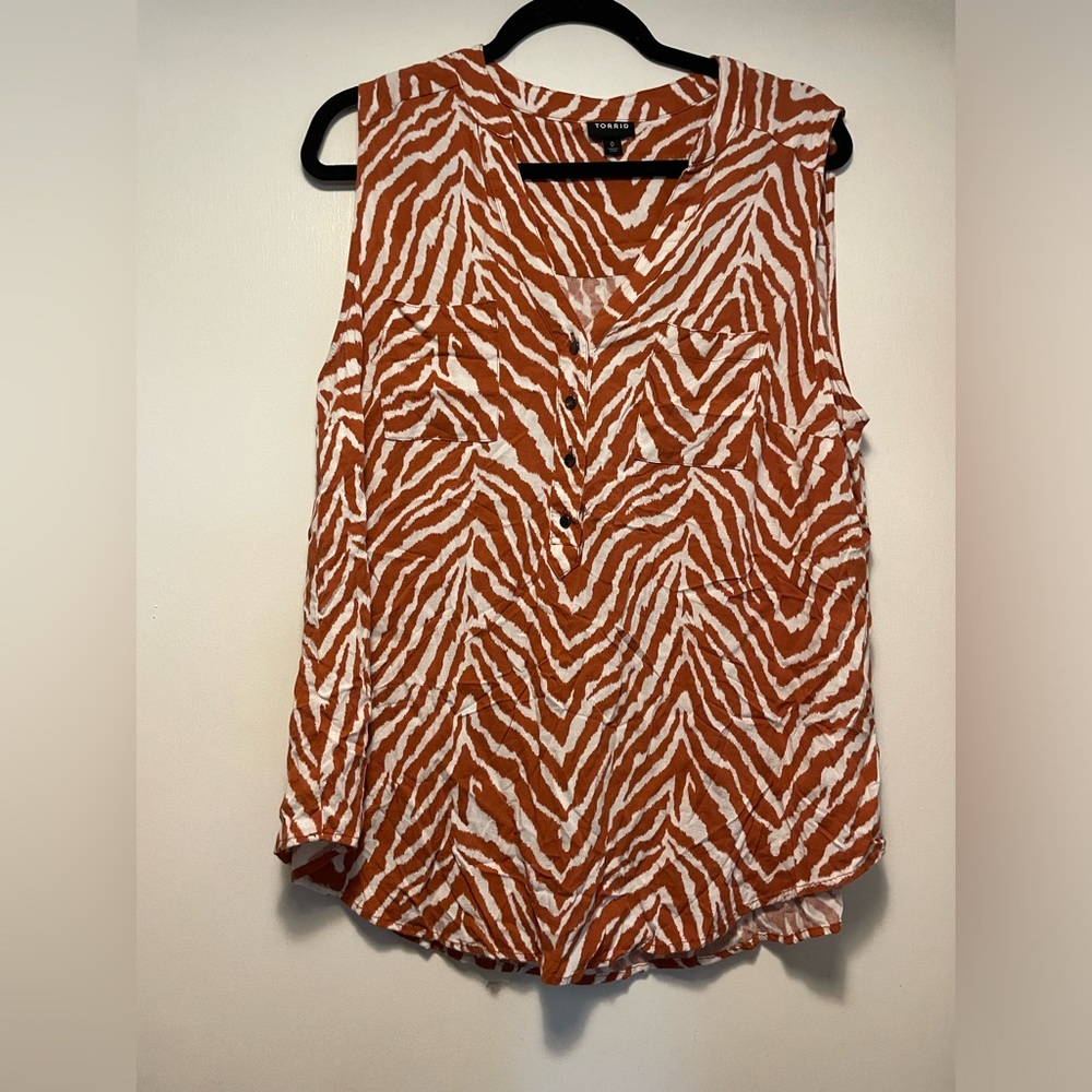 Torrid Sleeveless Shirt Brown & White Size 0